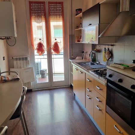 House Of Fly With Sea View, Front The Beach Savona Exterior foto